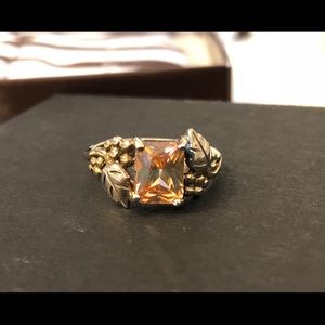 Amber colored stone ring size 6
